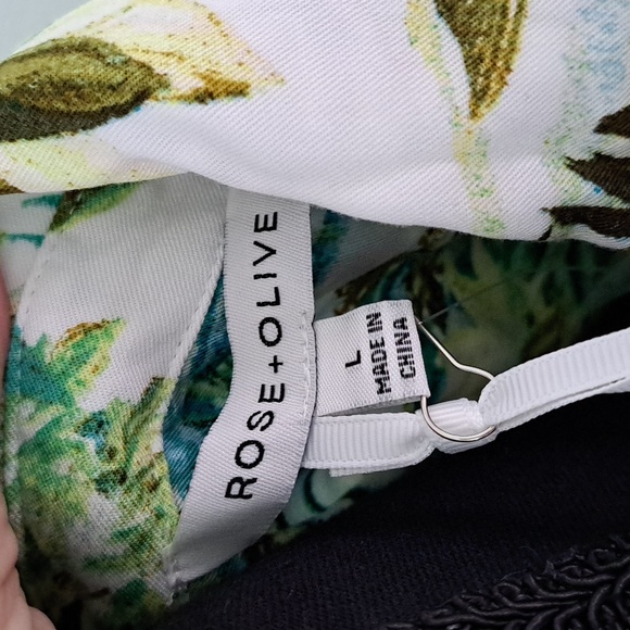 ROSE AND OLIVE tropical print short sleeve shirt with knot at waist, Size L - Picture 6 of 9